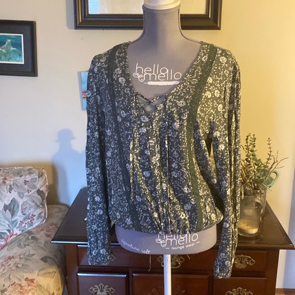 🌺NWT Green Boho Top size XL🌺 - Picture 1 of 6